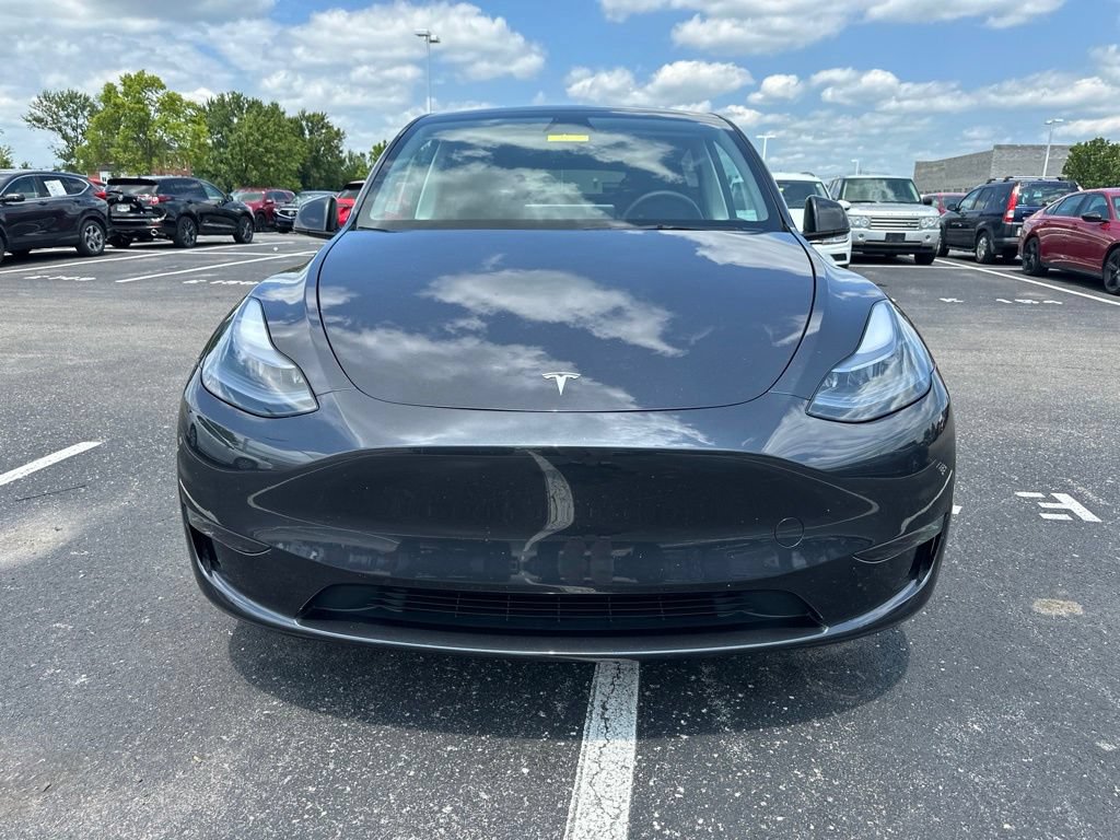 Used 2025 Tesla Model Y Long Range AWD/4WD image 2