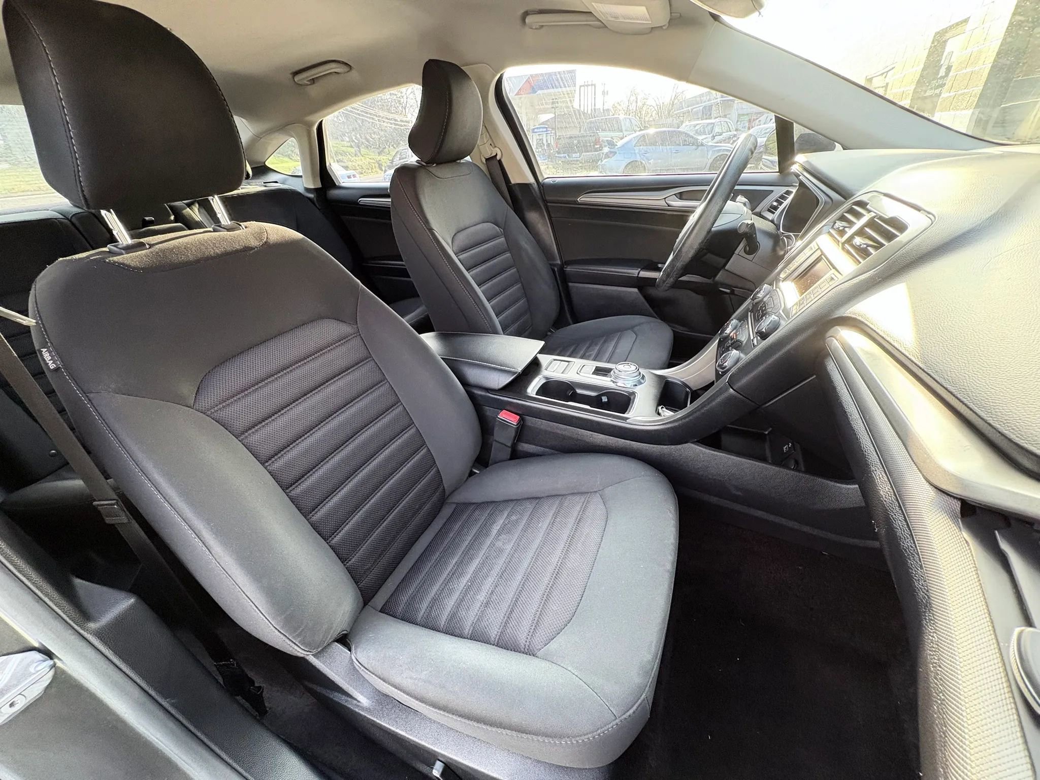 Used 2017 Ford Fusion SE image 22