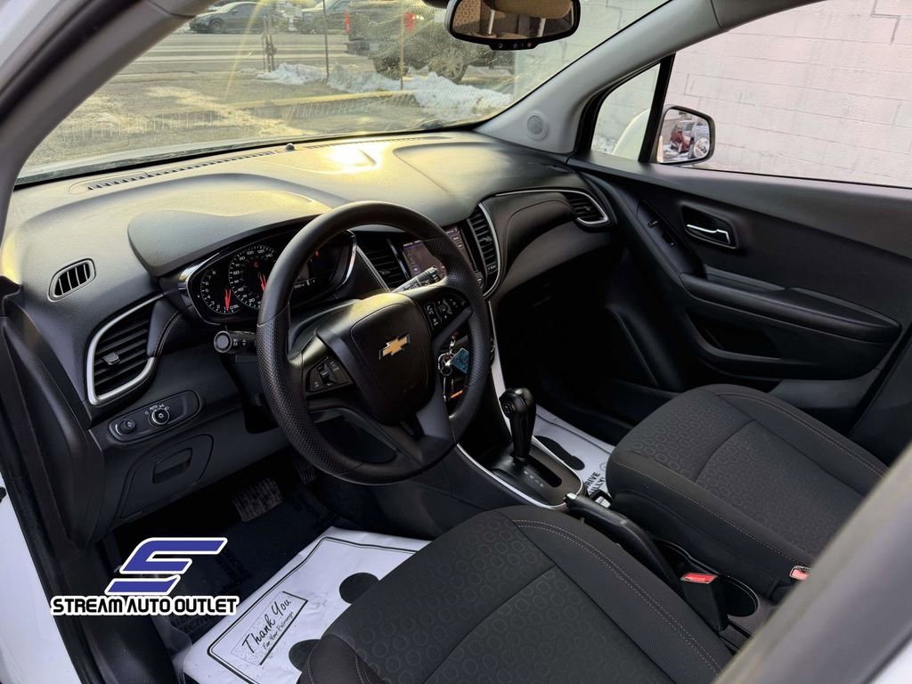Used 2021 Chevrolet Trax LS w/ Tint and Cruise Package image 30