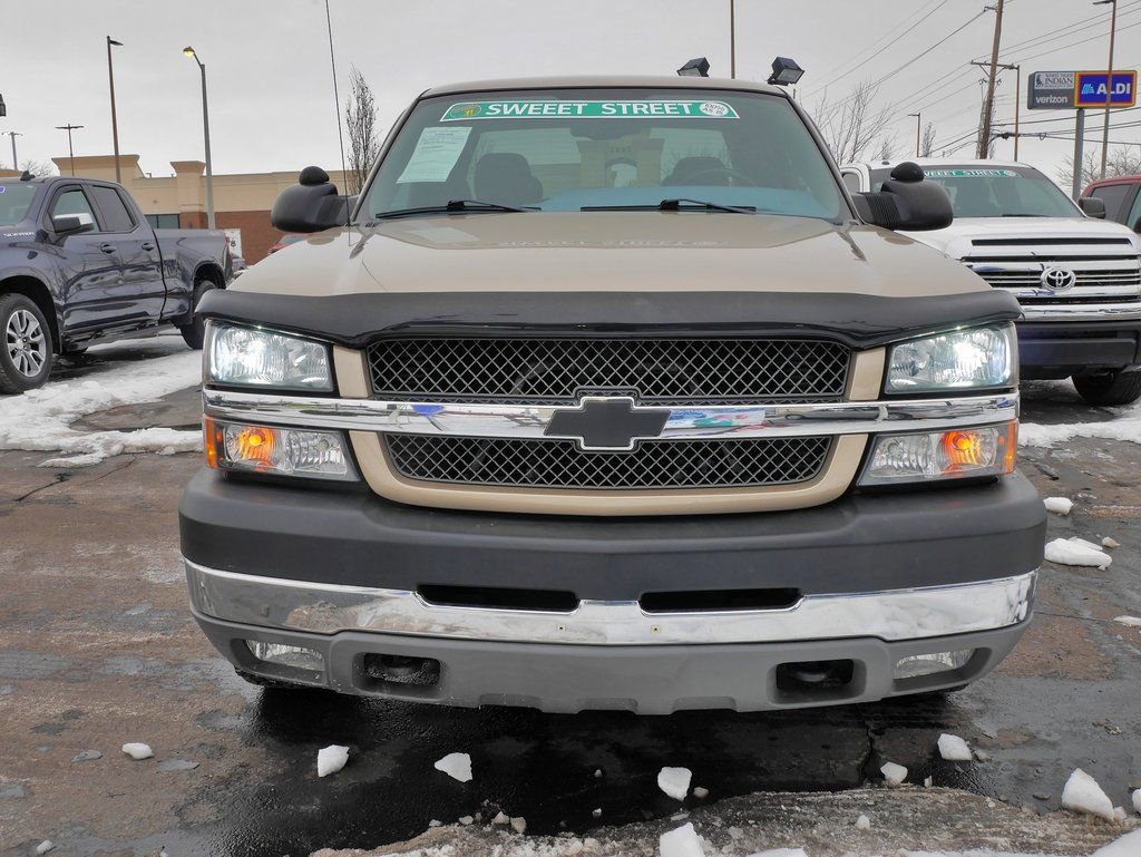 Used 2004 Chevrolet Silverado 2500 LS w/ Heavy-Duty Power Package image 2