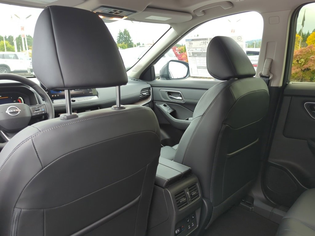 New 2026 Nissan Rogue Platinum image 21