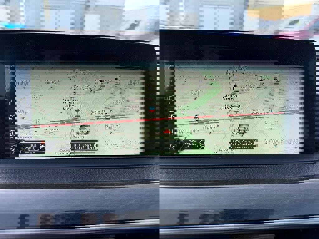 Used 2017 BMW 330i Sedan RWD image 9