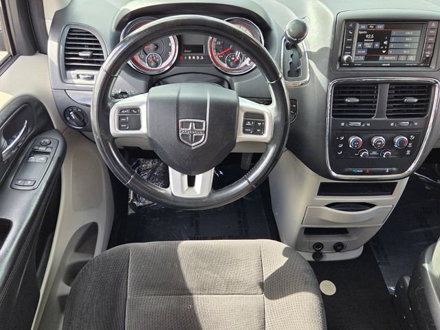 Used 2016 Dodge Grand Caravan SE w/ Quick Order Package 29E SE FWD image 12