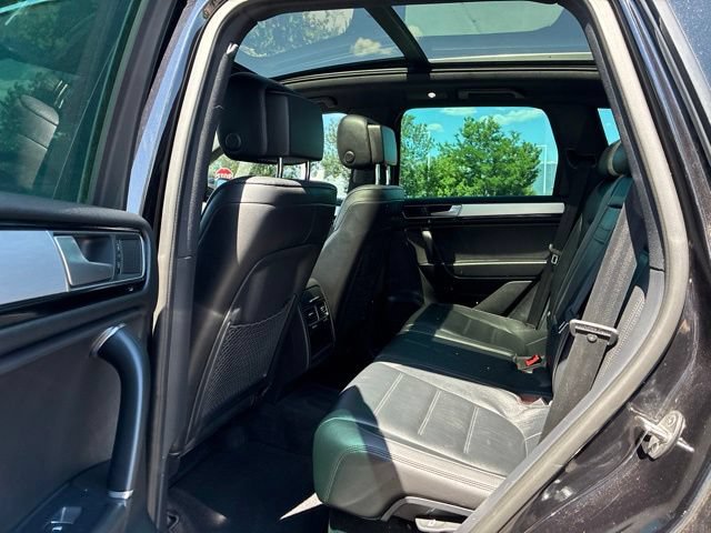 Used 2017 Volkswagen Touareg Wolfsburg Edition AWD/4WD image 14
