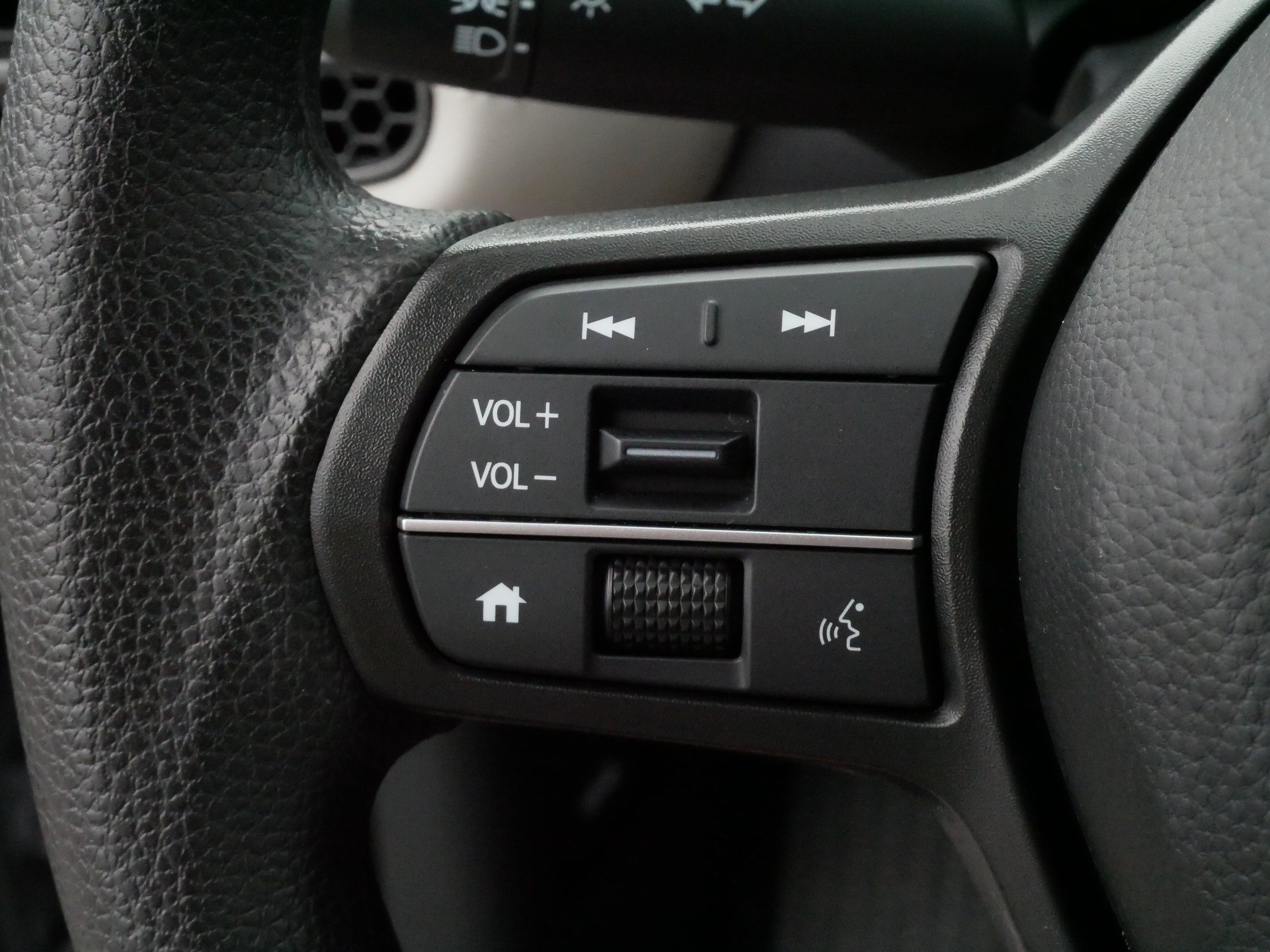 Certified 2026 Honda HR-V LX image 27