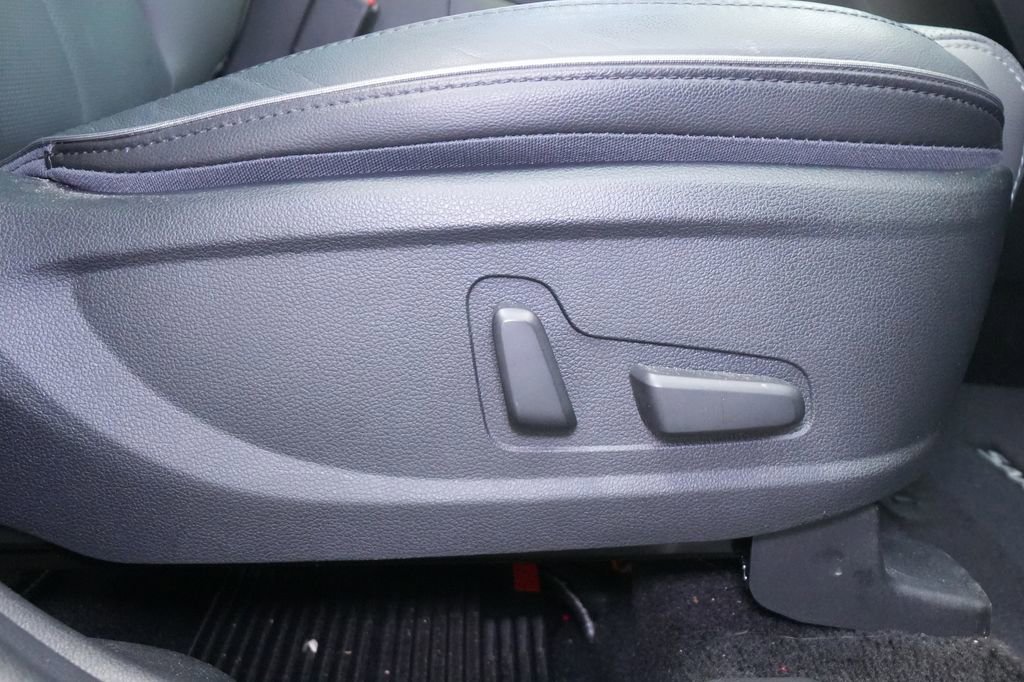 Used 2023 Hyundai Santa Fe Limited w/ Cargo Package image 36