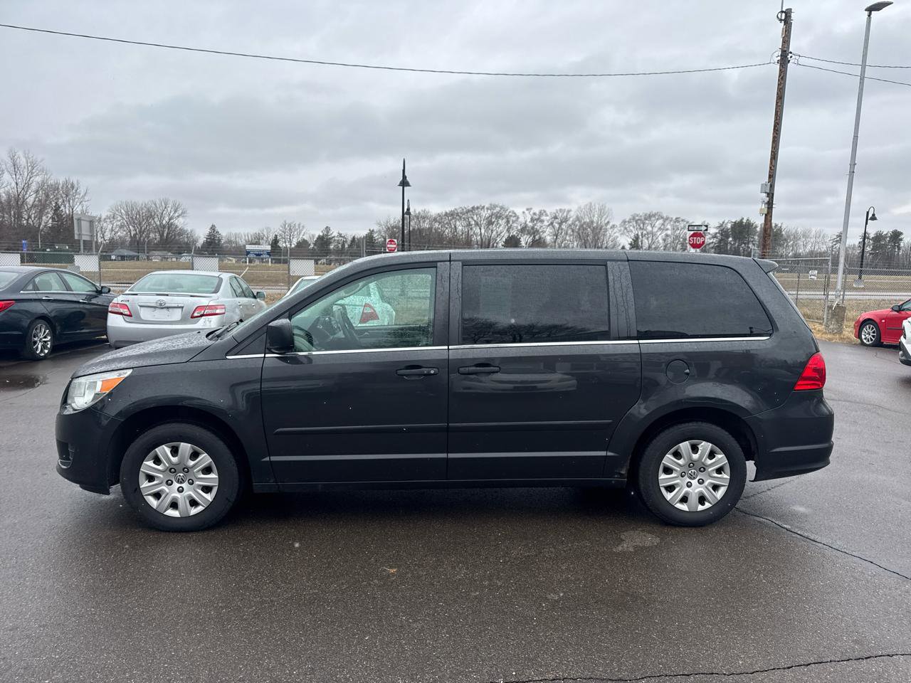 Used 2012 Volkswagen Routan S image 8