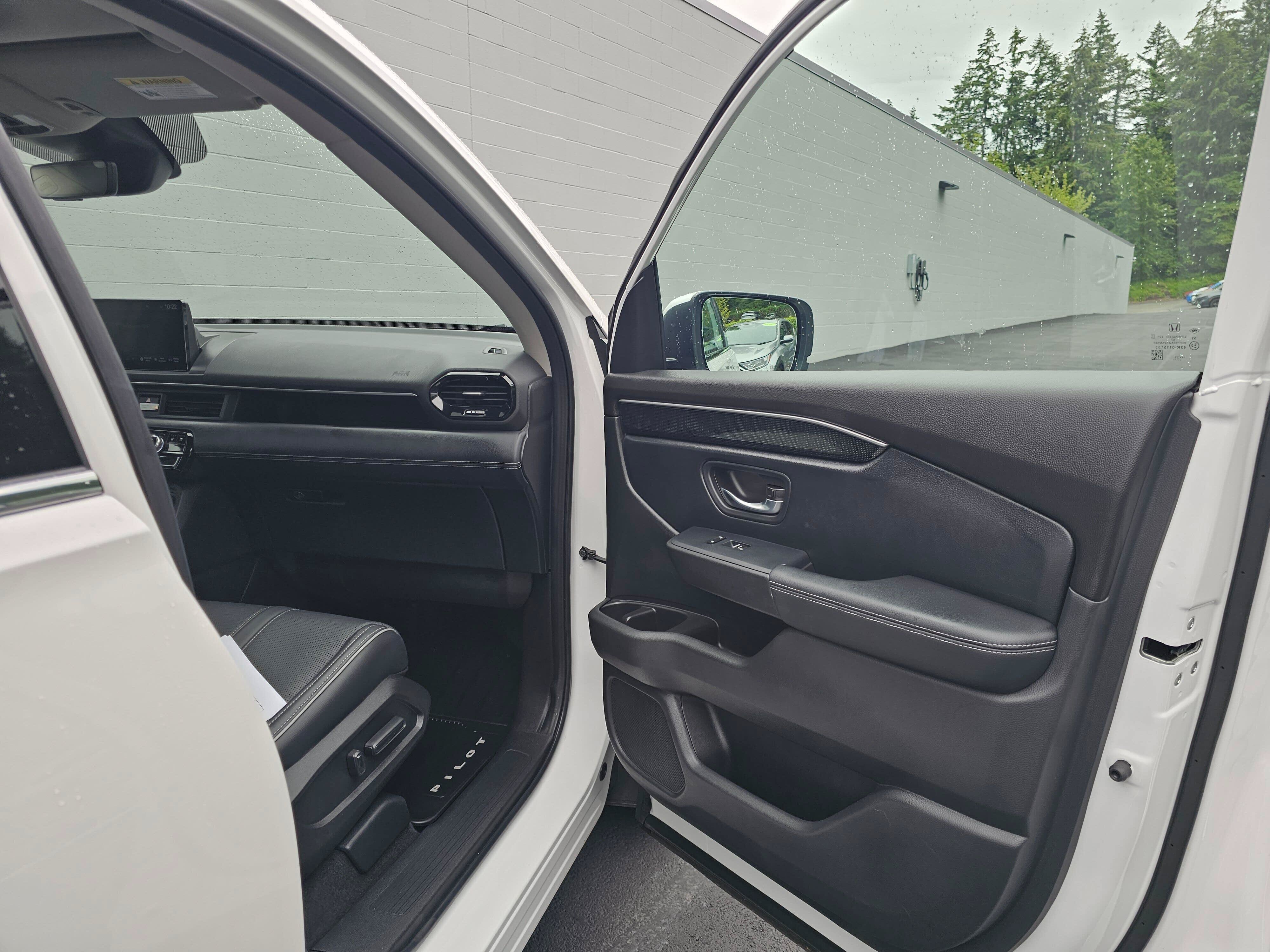 Certified 2023 Honda Pilot Elite image 11