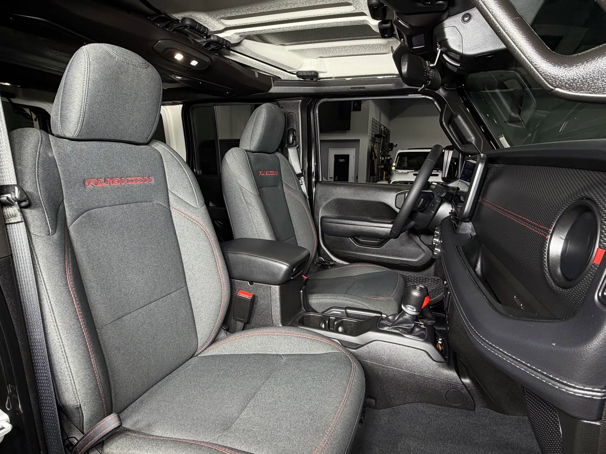 Used 2025 Jeep Wrangler Unlimited Rubicon image 15