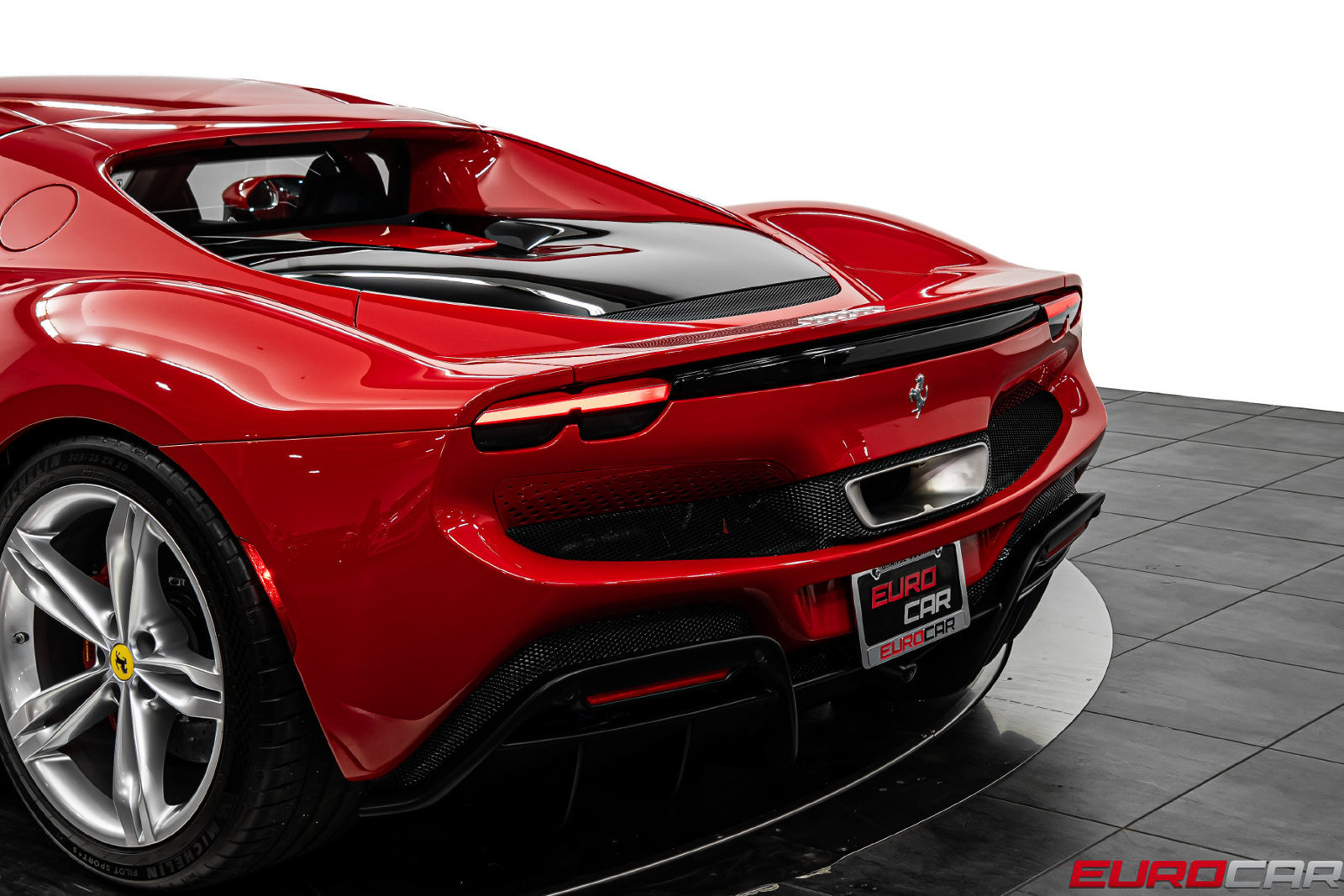 Used 2023 Ferrari 296 GTB RWD image 18
