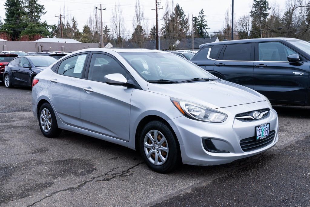 Used 2014 Hyundai Accent GLS image 1