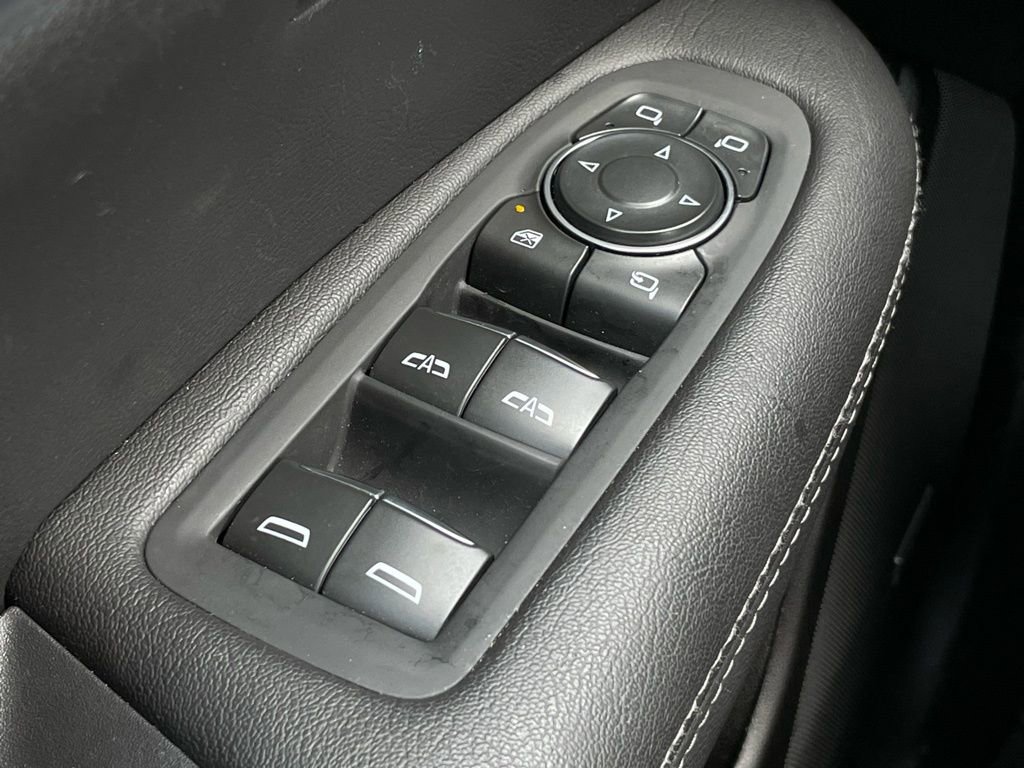 Used 2025 Cadillac XT5 Premium Luxury image 12