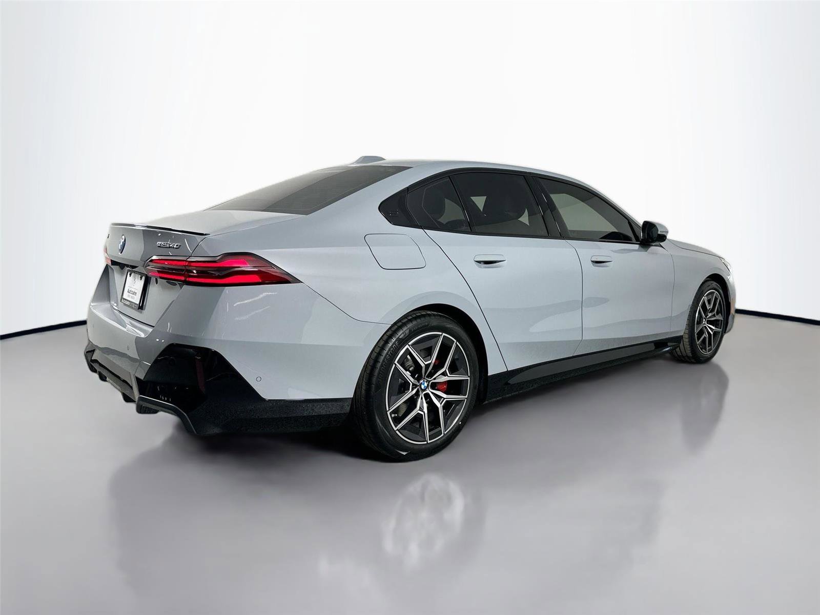 New 2026 BMW i5 eDrive40 w/ M Sport Package RWD image 5
