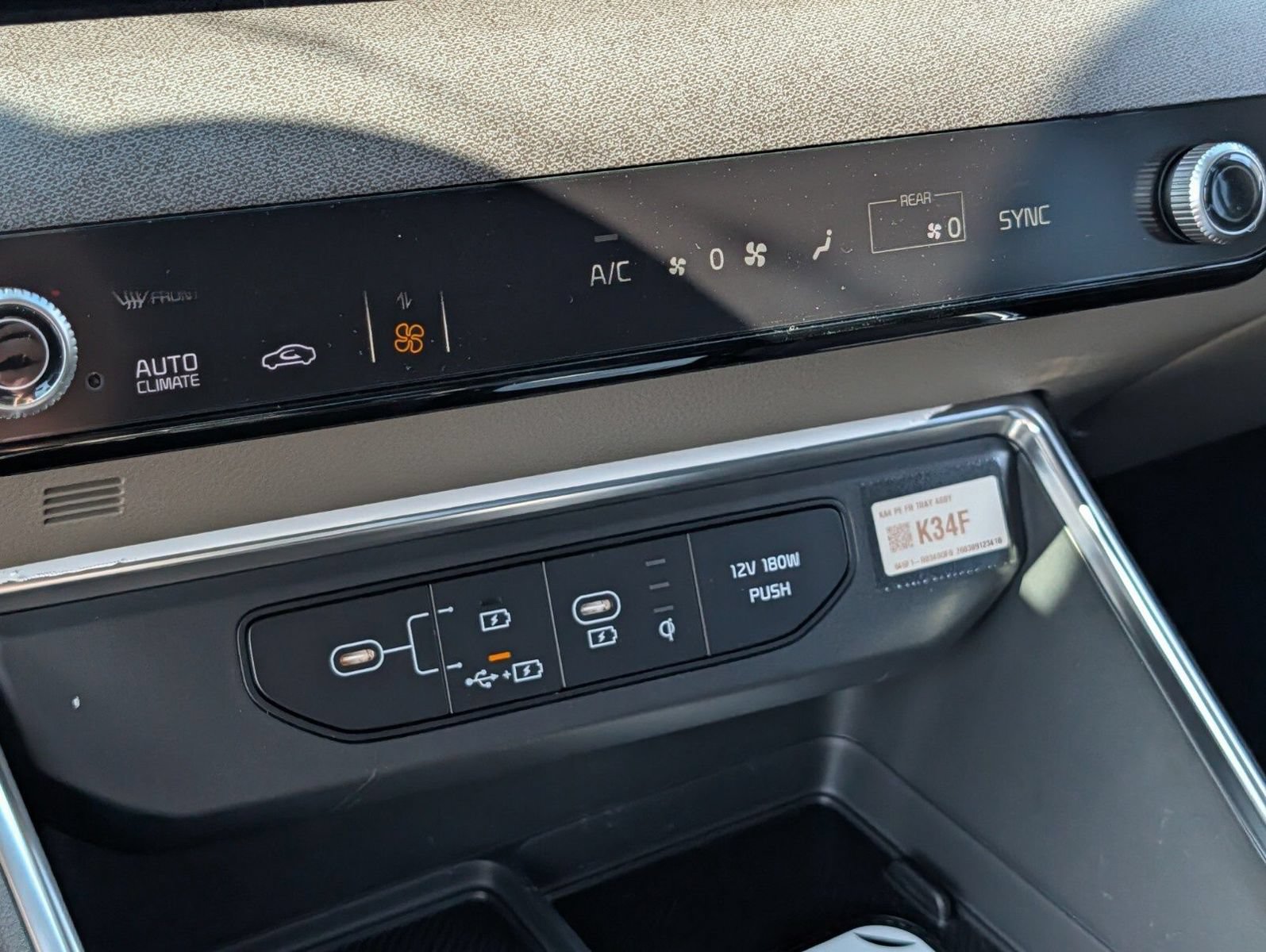New 2026 Kia Carnival EX FWD image 8