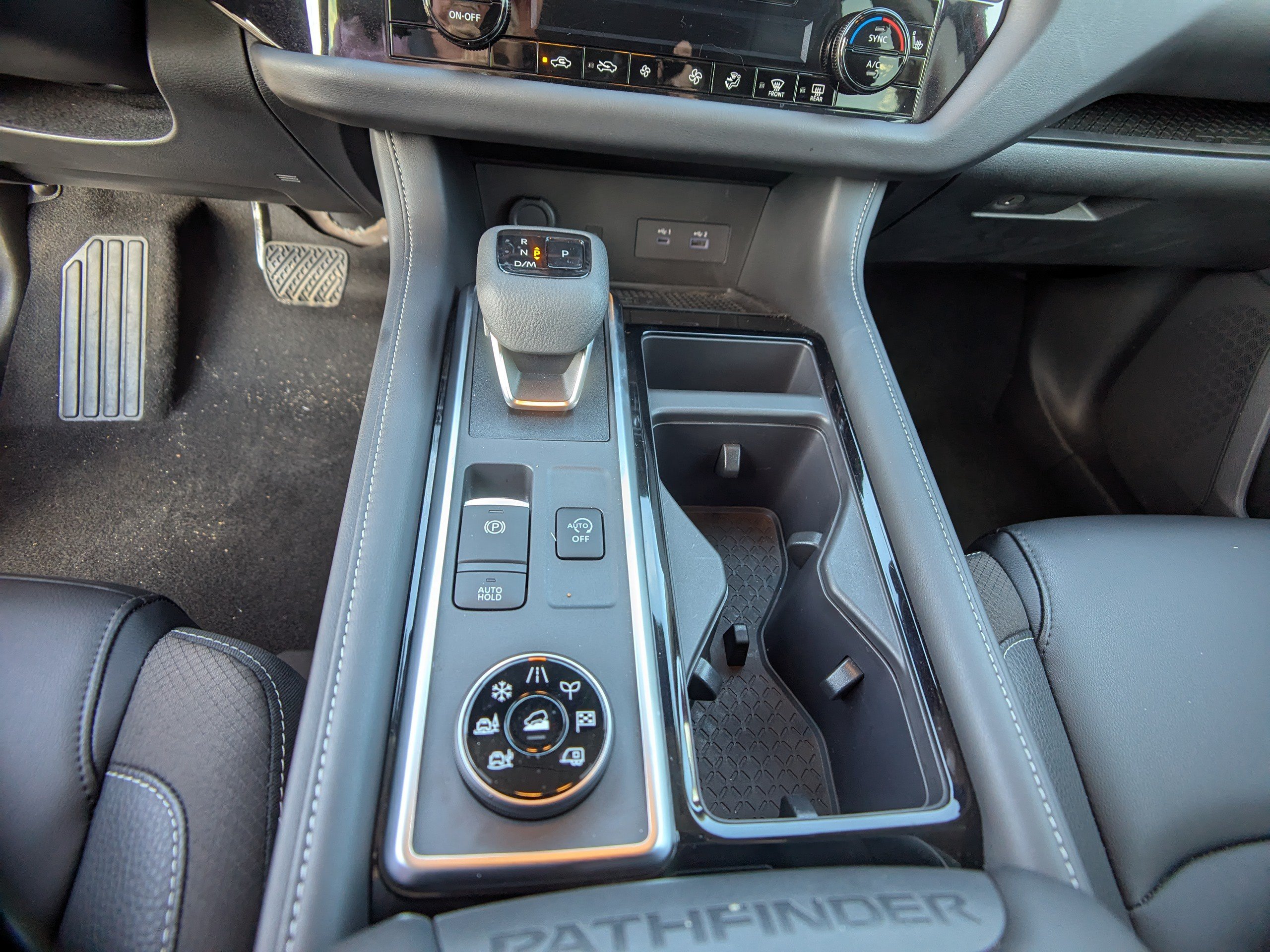 Used 2023 Nissan Pathfinder SL w/ Black Appearance Package AWD/4WD image 25
