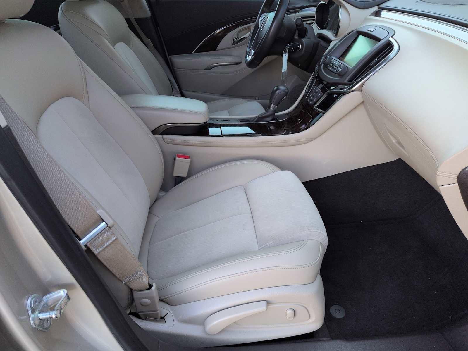 Used 2015 Buick LaCrosse image 21