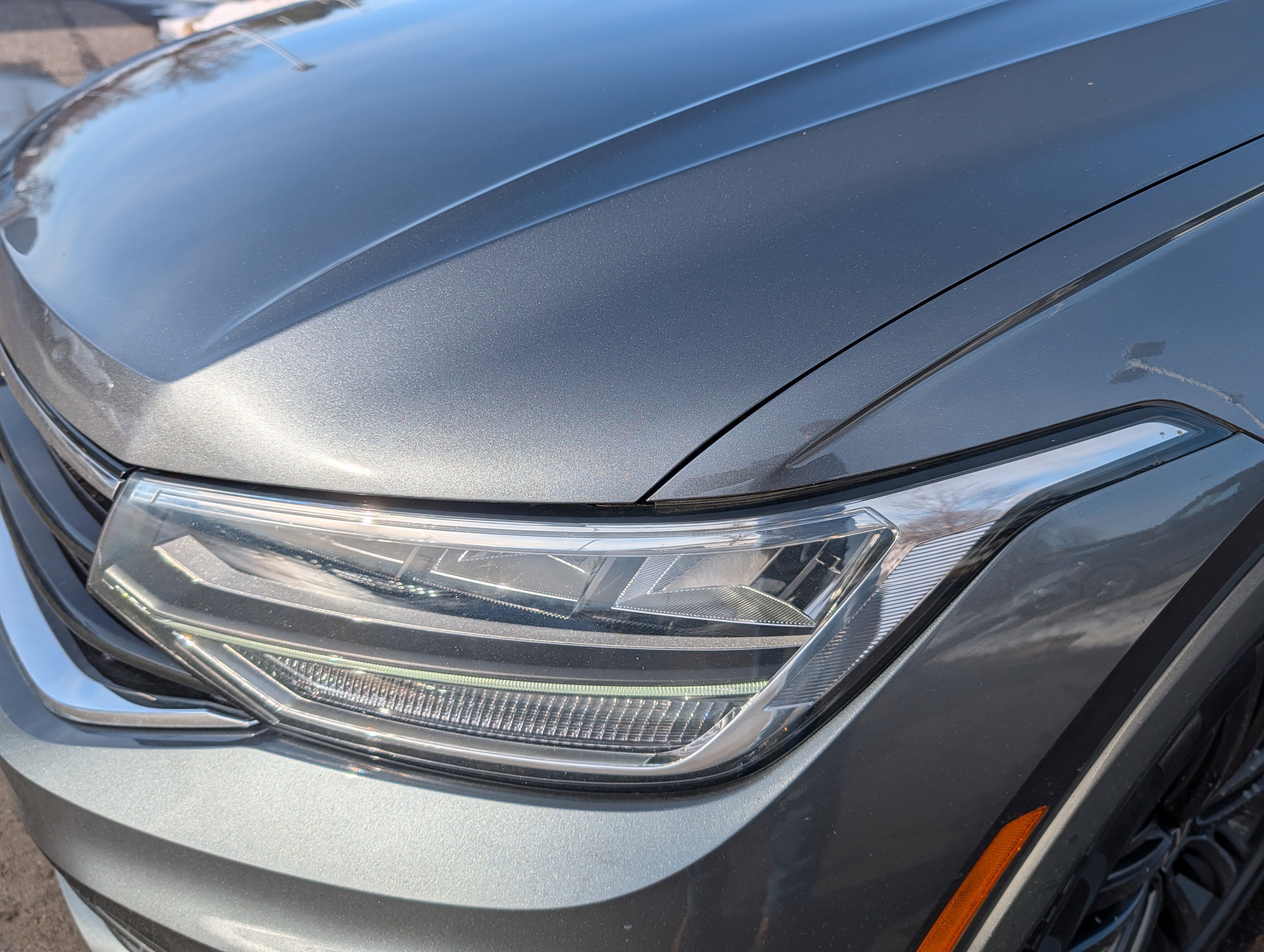 Used 2022 Volkswagen Tiguan SE R-Line image 16