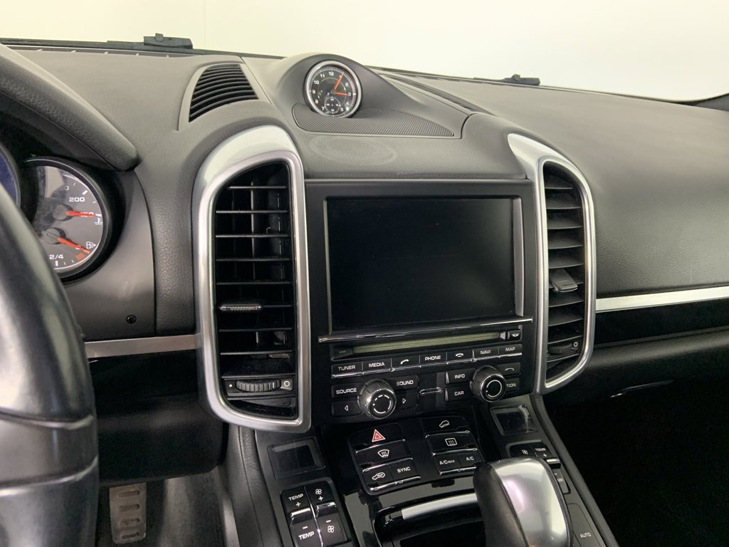 Used 2014 Porsche Cayenne w/ Basic Package image 12