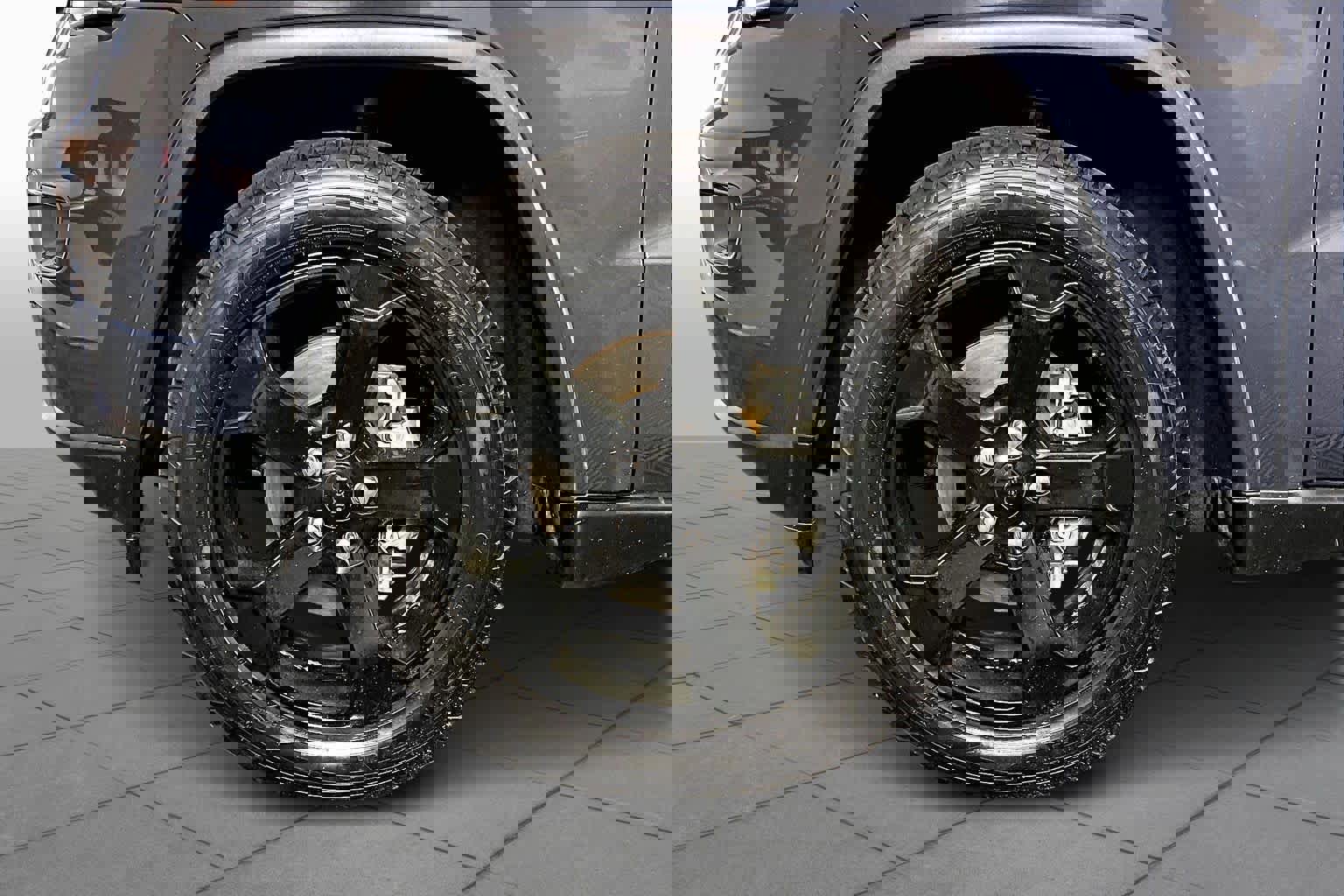 Used 2018 Jeep Grand Cherokee Laredo image 11