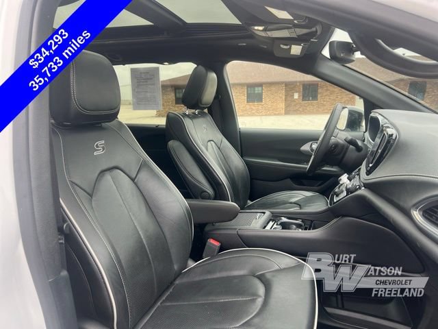 Used 2025 Chrysler Pacifica Limited FWD image 25