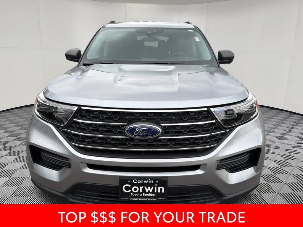 Used 2024 Ford Explorer XLT AWD/4WD image 2