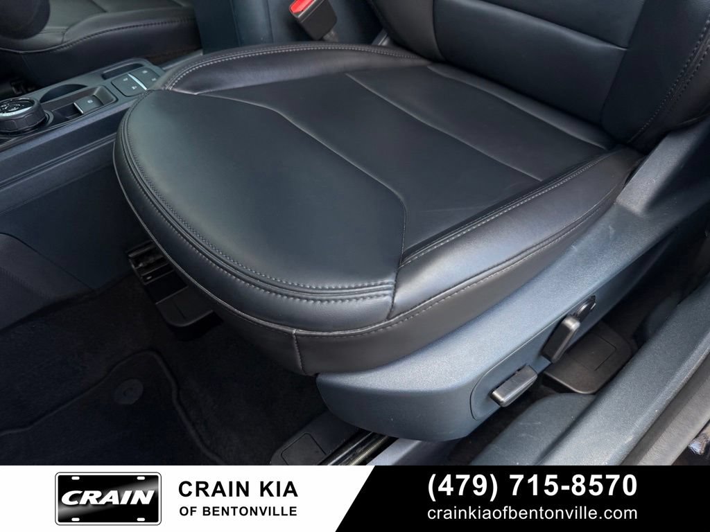 Used 2023 Ford Maverick Lariat w/ Equipment Group 500A Standard AWD/4WD image 24