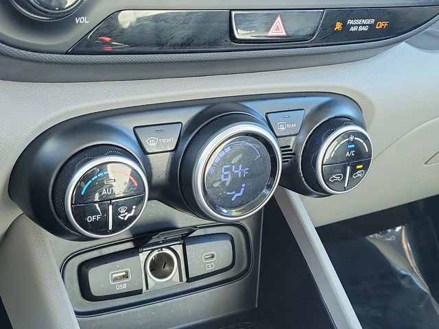 Used 2025 Hyundai Venue SEL image 29