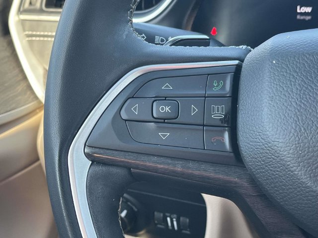 Used 2023 Jeep Grand Cherokee L Limited AWD/4WD image 29