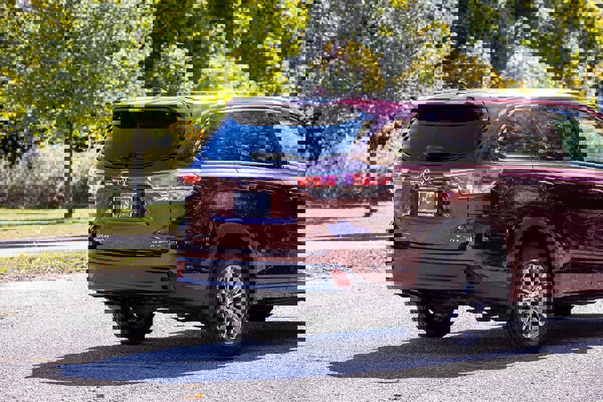 Used 2015 Toyota Highlander XLE image 4