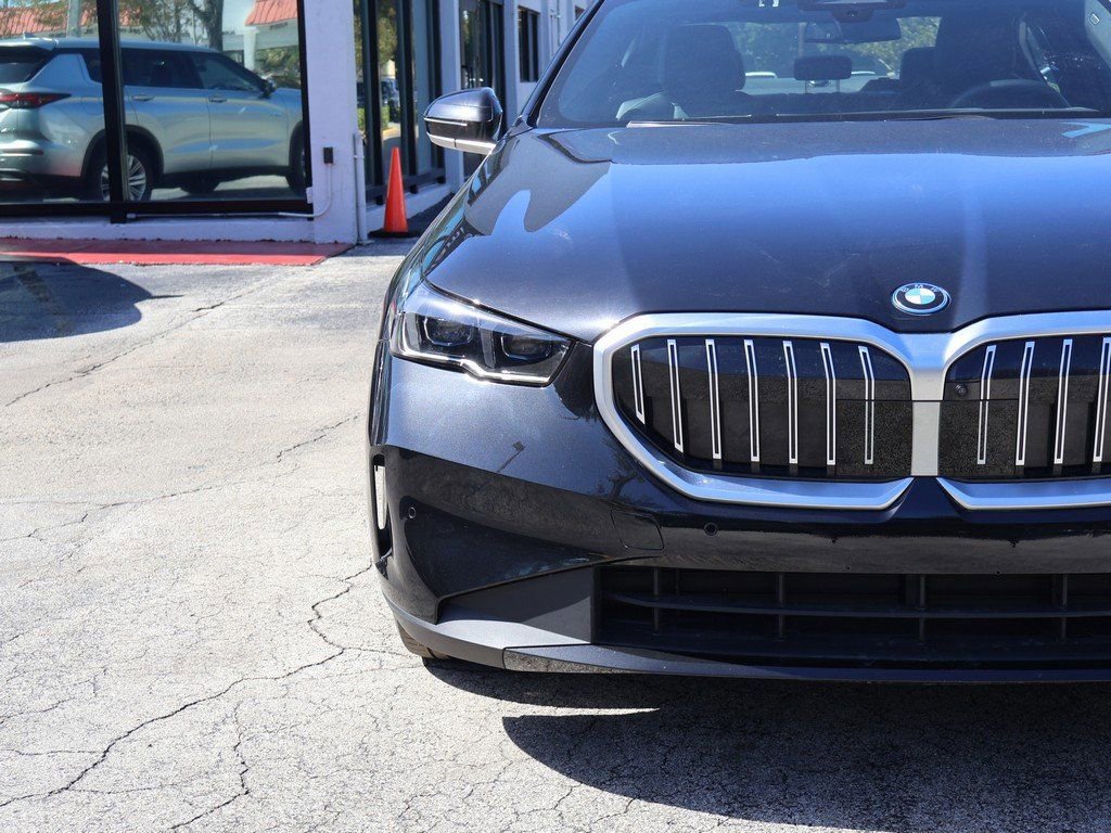 Used 2025 BMW i5 xDrive40 w/ Premium Package AWD/4WD image 15