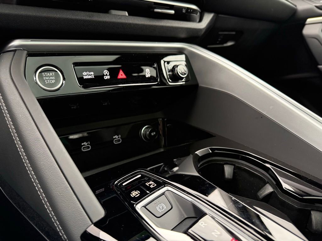 Used 2025 Audi Q5 Premium Plus w/ Premium Plus AWD/4WD image 43