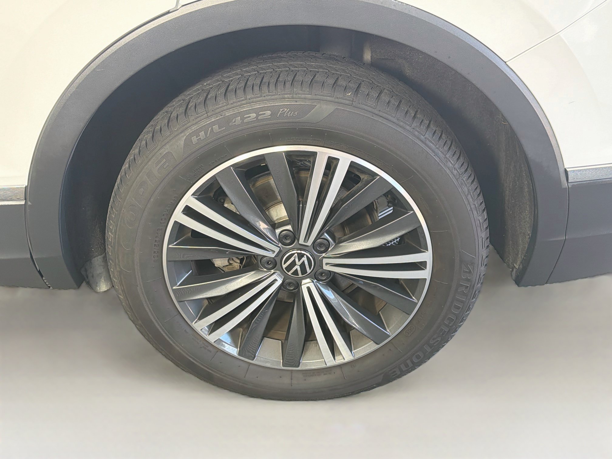 Used 2024 Volkswagen Tiguan Wolfsburg Edition FWD image 11