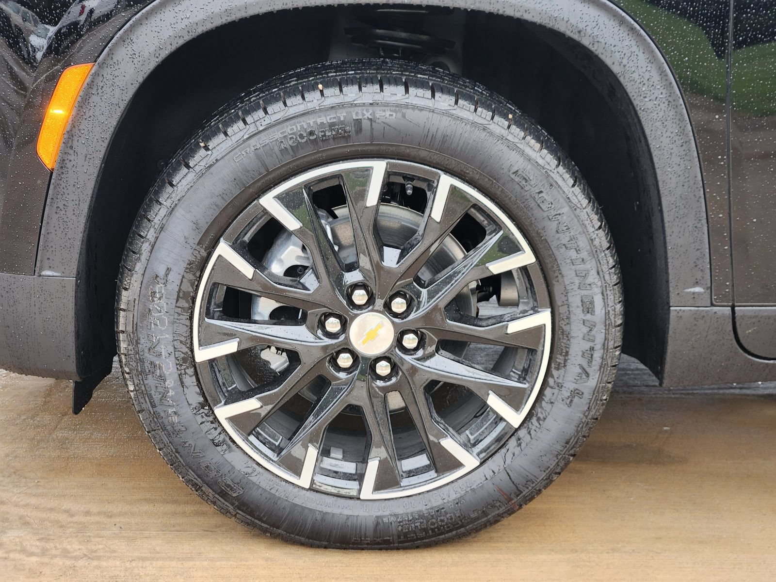 New 2026 Chevrolet Traverse LT w/ Sun and Wheel Package FWD image 11