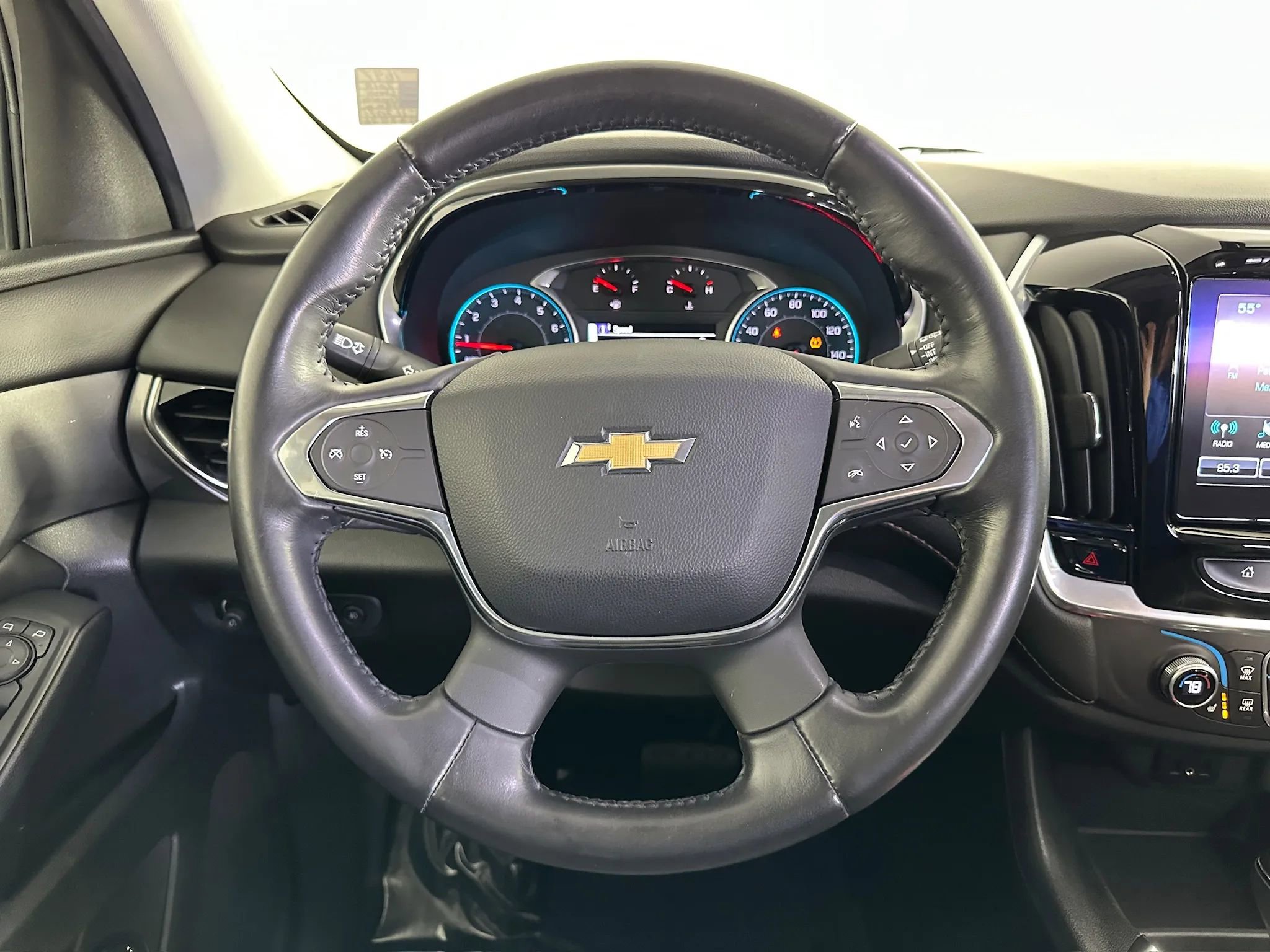 Used 2018 Chevrolet Traverse LT image 39