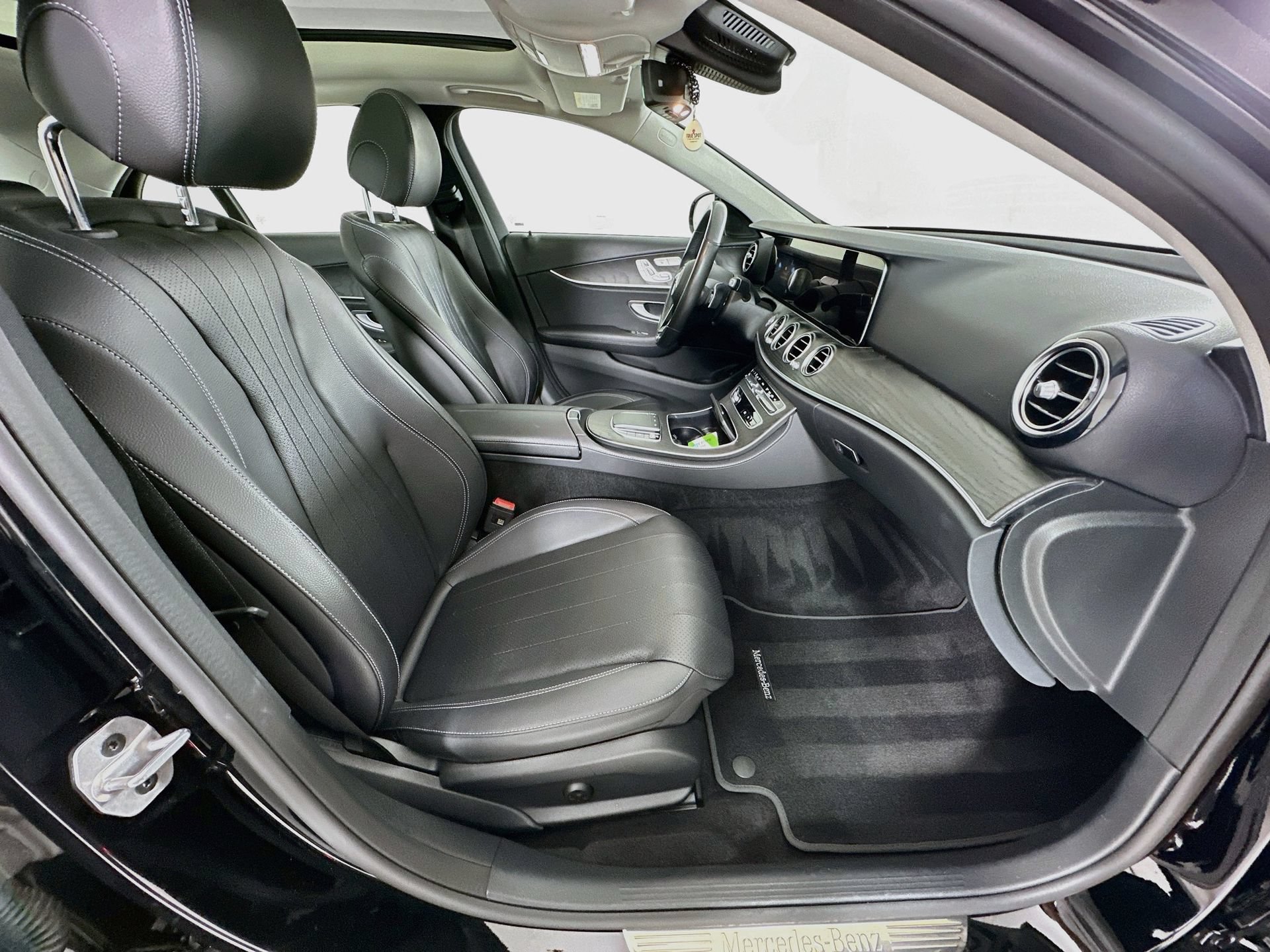 Certified 2023 Mercedes-Benz E 350 4MATIC Sedan image 31