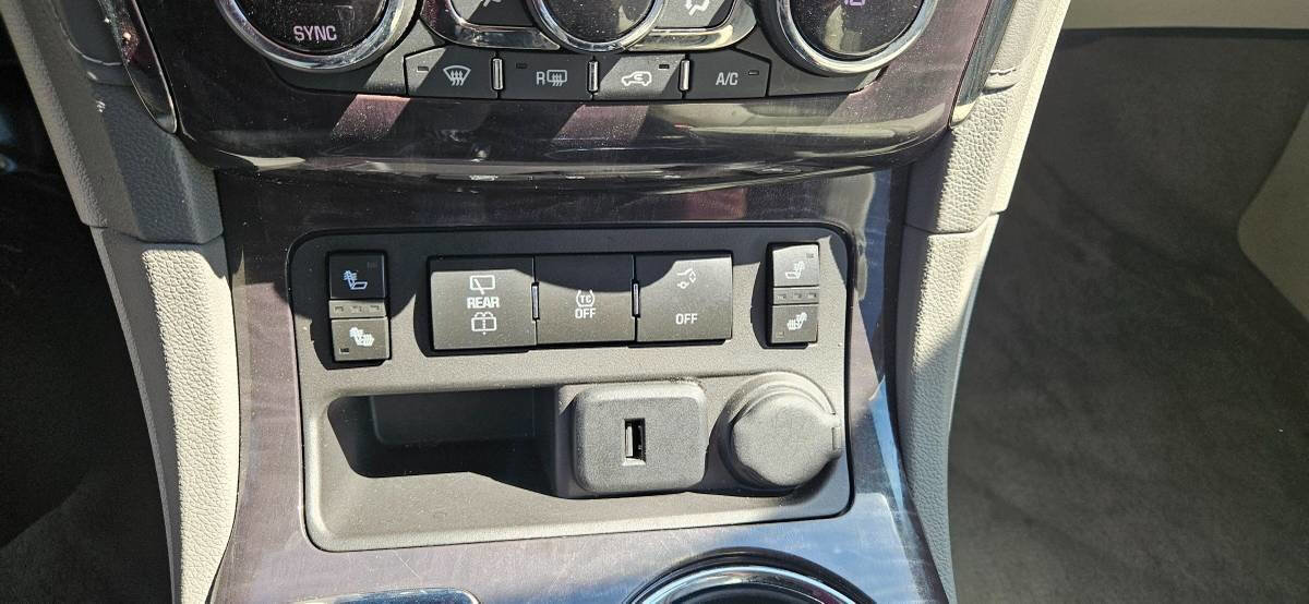 Used 2017 Buick Enclave Leather FWD image 12
