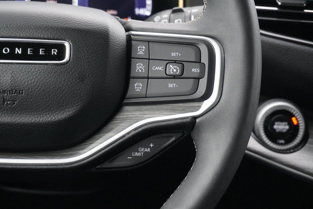 Used 2024 Jeep Wagoneer Series III image 16