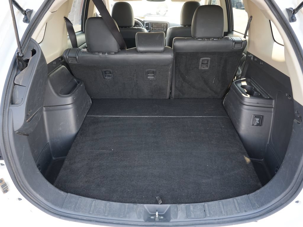 Used 2018 Mitsubishi Outlander GT AWD/4WD image 25