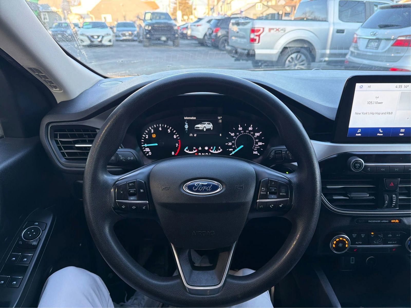 Used 2020 Ford Escape SE image 16