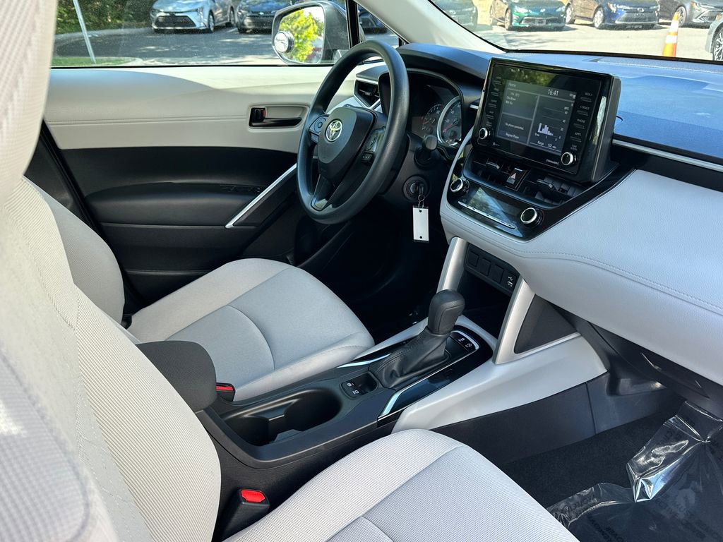 Used 2022 Toyota Corolla Cross L AWD/4WD image 12