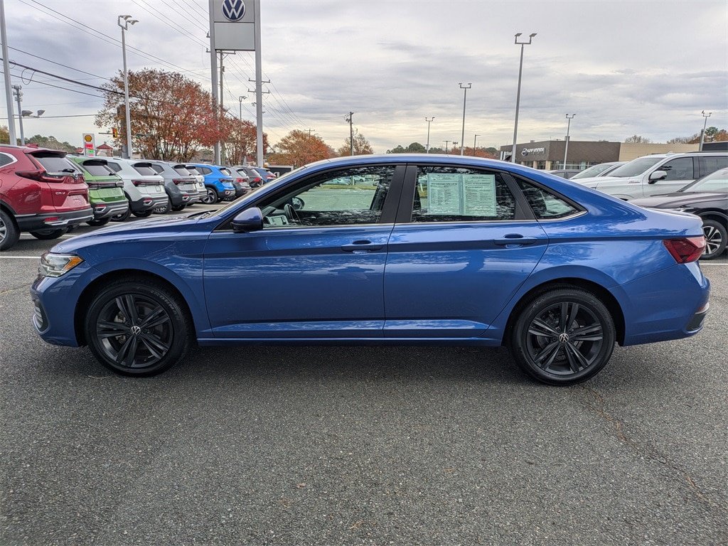Used 2023 Volkswagen Jetta SE FWD image 7