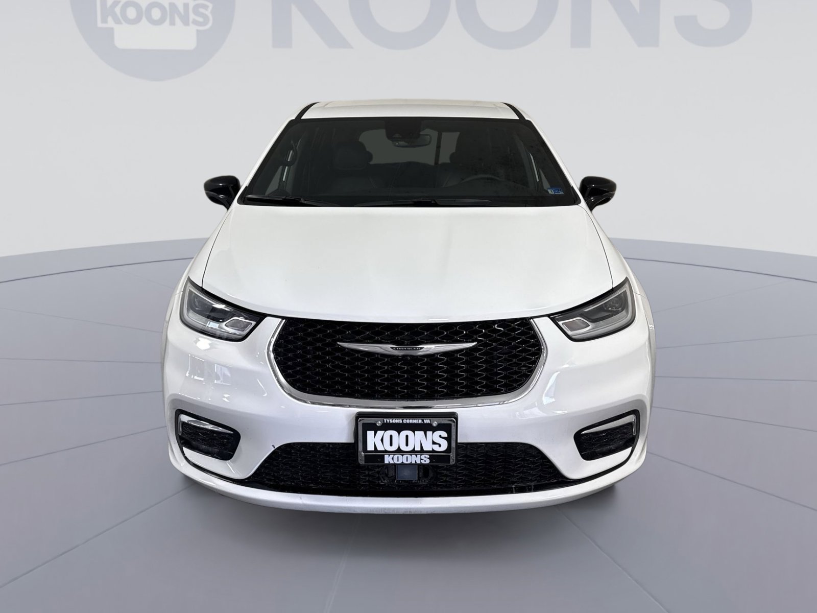 Used 2025 Chrysler Pacifica Select image 11