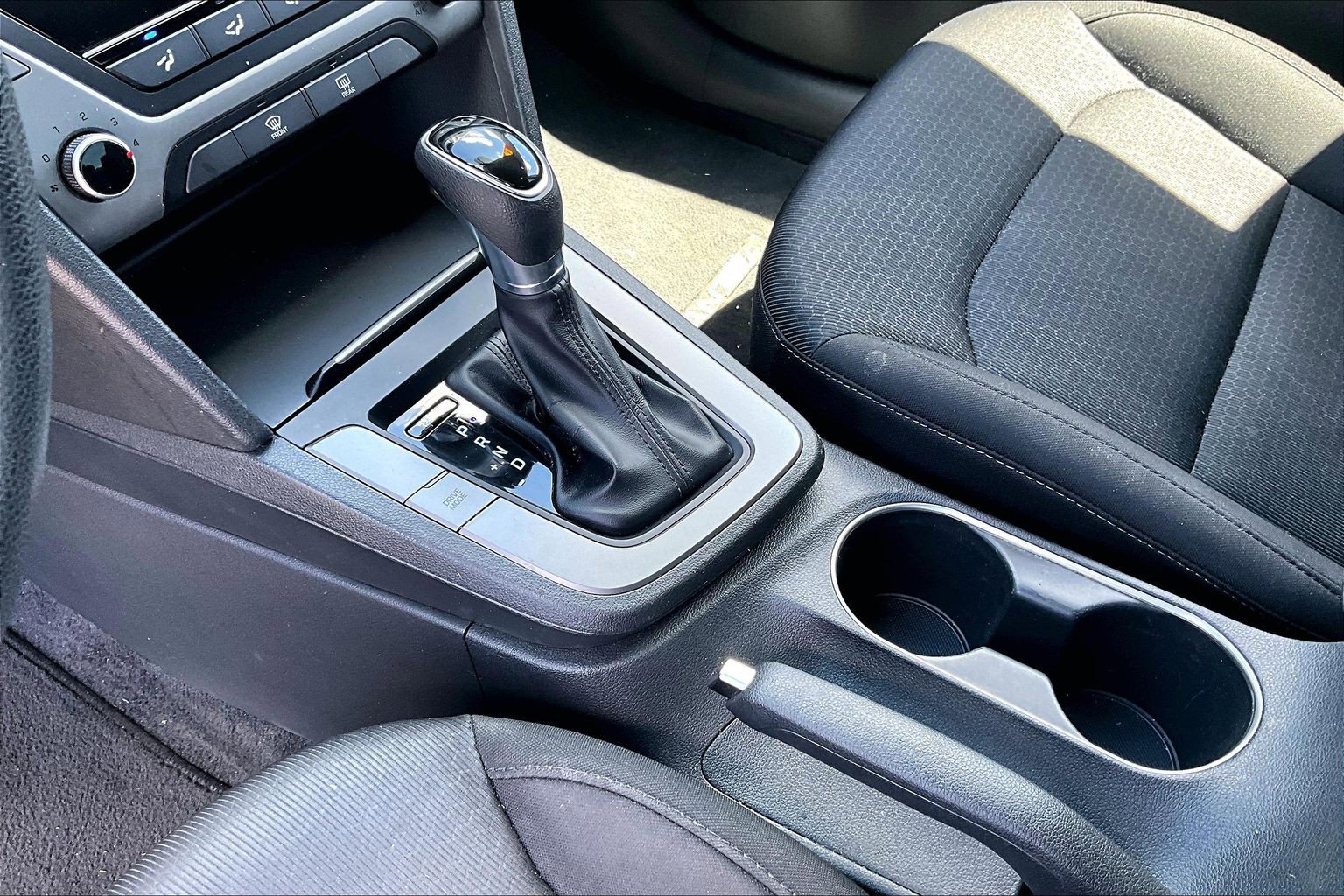 Used 2018 Hyundai Elantra SEL FWD image 6
