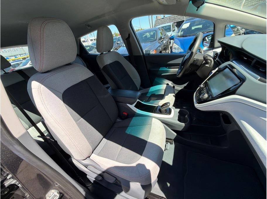 Used 2017 Chevrolet Bolt LT FWD image 17