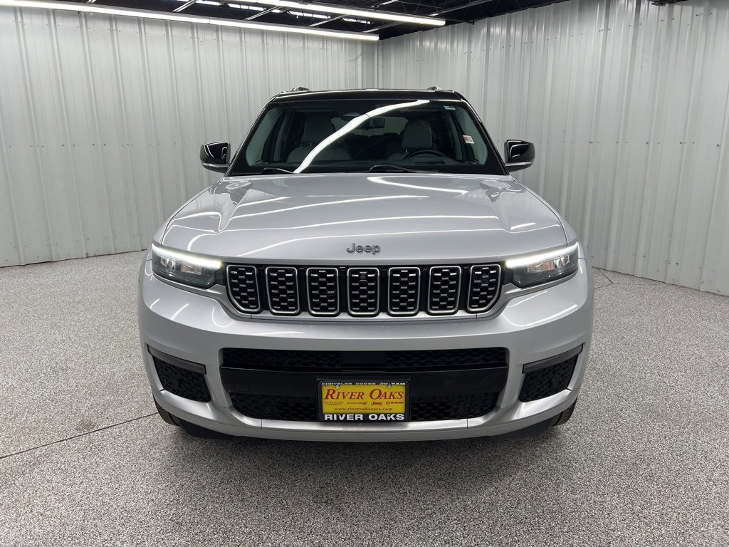 Used 2022 Jeep Grand Cherokee L Summit w/ Advanced Protech Group IV image 2