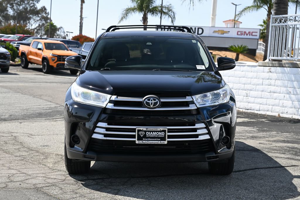 Used 2019 Toyota Highlander LE FWD image 3