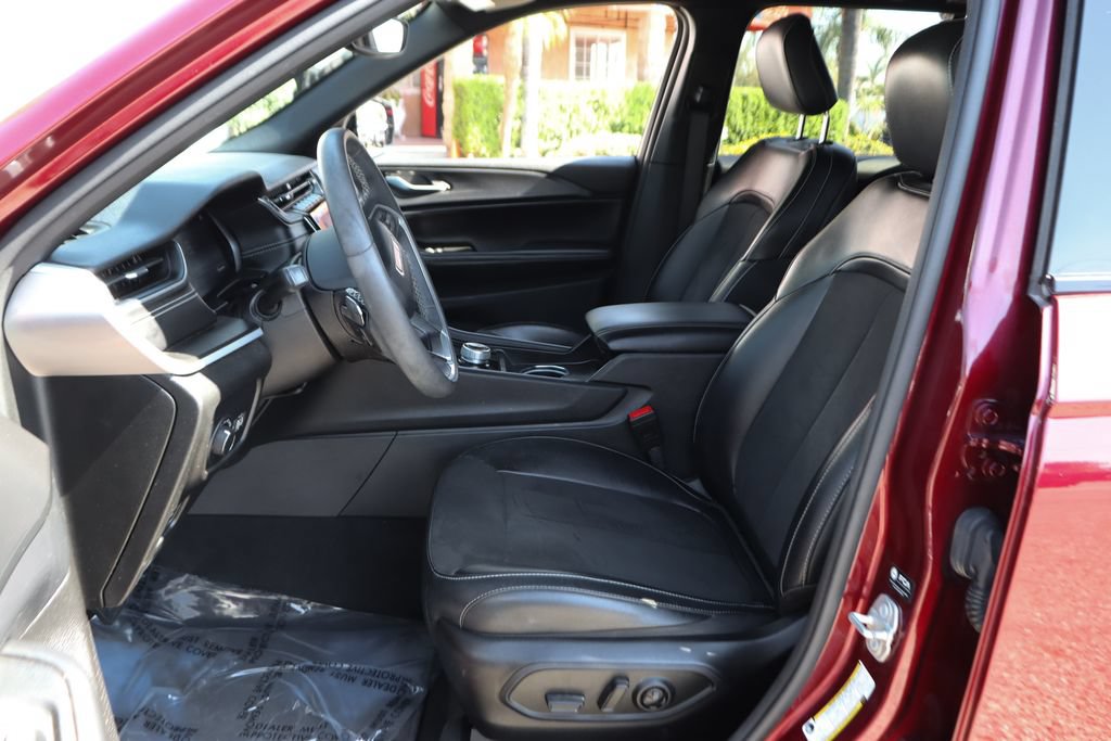 Used 2024 Jeep Grand Cherokee Altitude RWD image 17