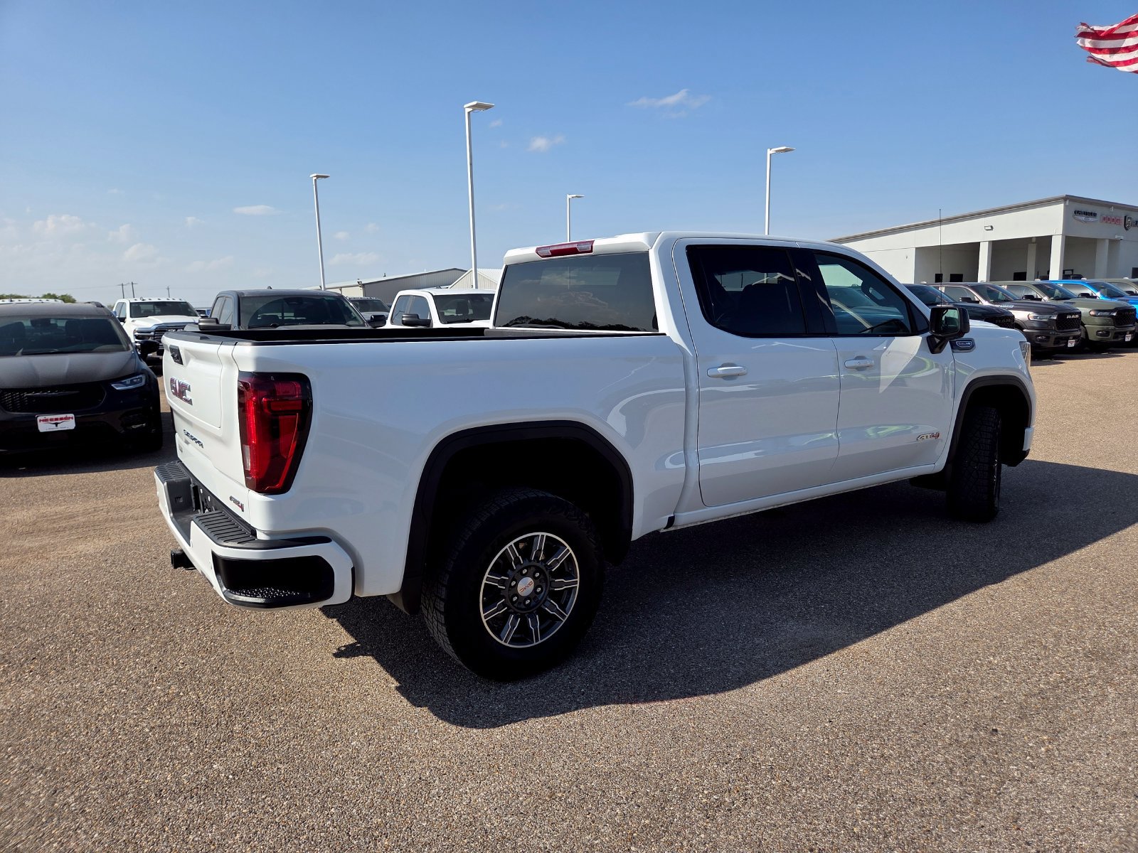 Used 2025 GMC Sierra 1500 AT4 AWD/4WD image 10