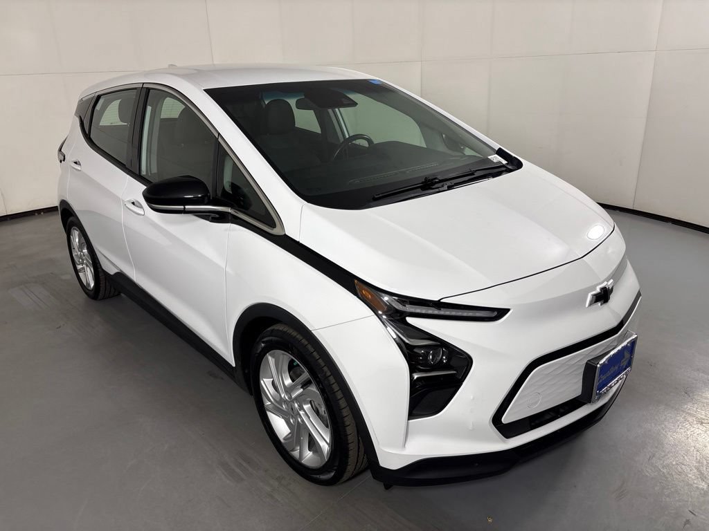 Certified 2023 Chevrolet Bolt LT w/ Driver Confidence Package FWD image 2