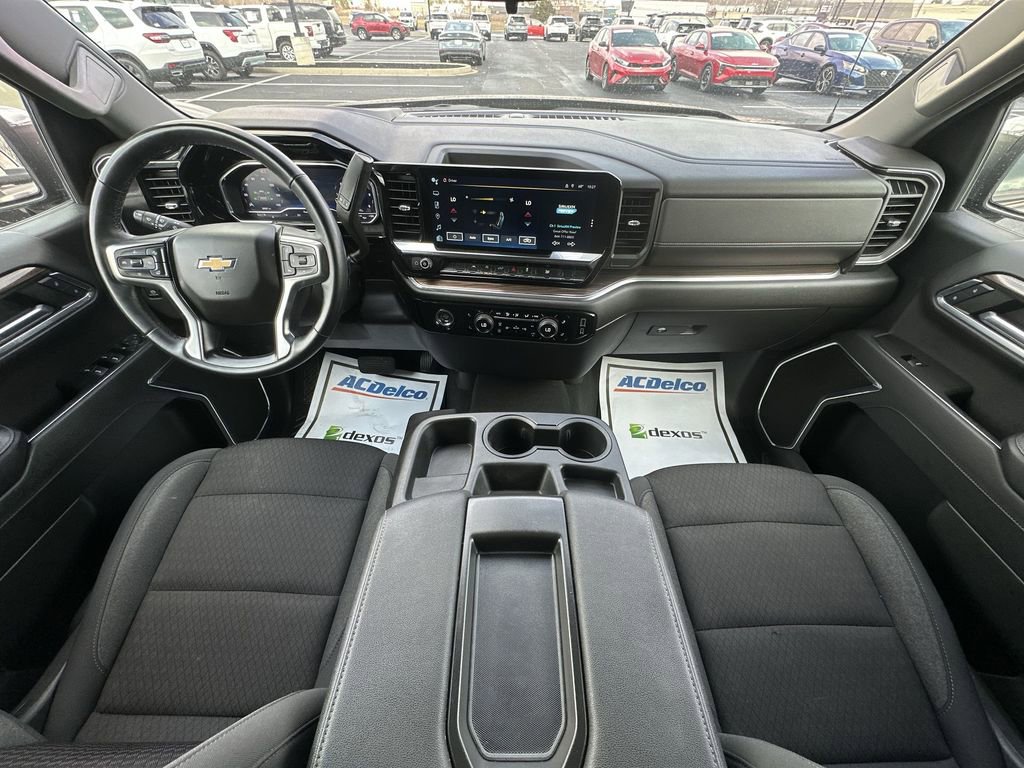 Used 2024 Chevrolet Silverado 1500 LT image 20